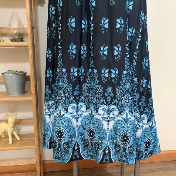 R & B collection patterned plus size dress 2X maxi - Picture 4 of 8